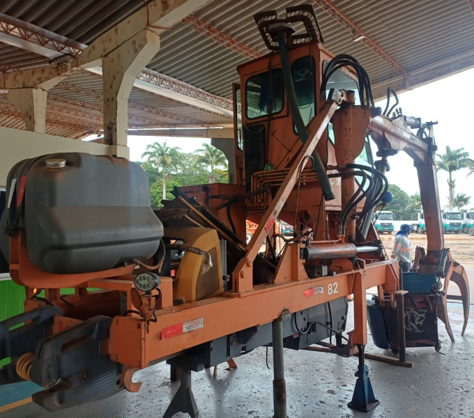 implemento Santal carregadeira, 2014, cmp, Série 2014c00086, Frota: 107082