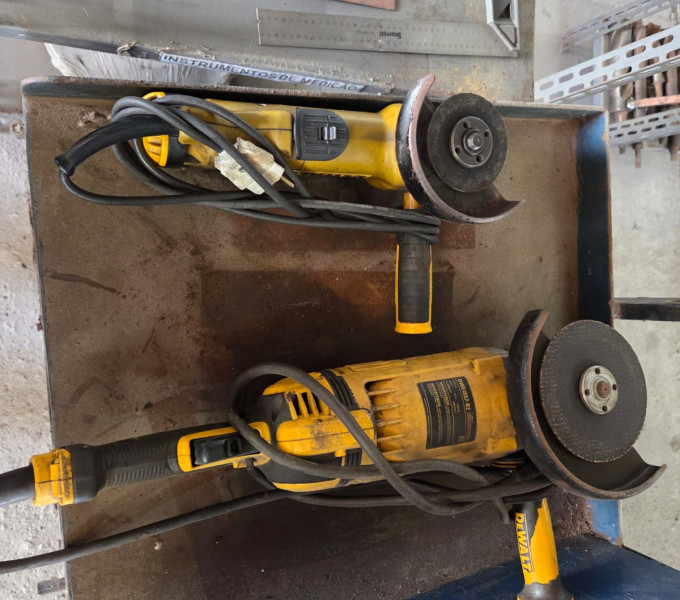 Torno universal Romi Tormax 30B com barramento de 4 m + paquímetro 1000m + 2 micrômetros 400-500/600-700