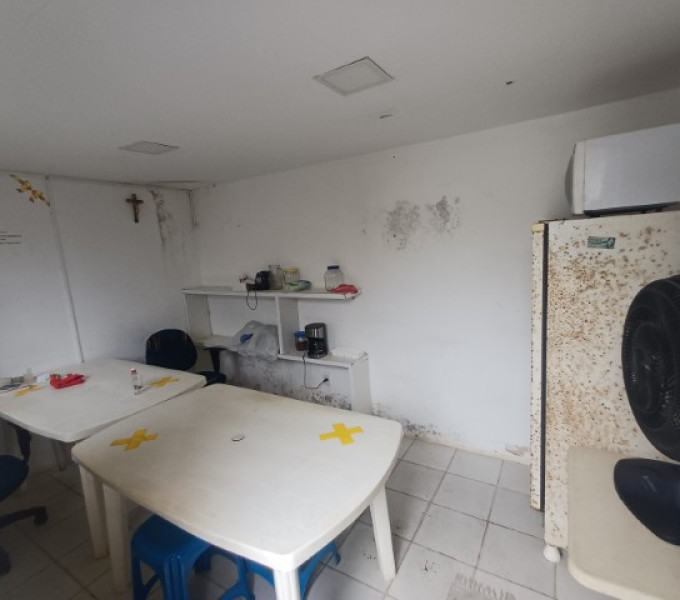 Sala 1: grande variedade de itens domesticos