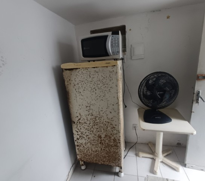 Sala 1: grande variedade de itens domesticos