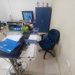 Sala de Admnistração: Grande variedade de itens de escritorio