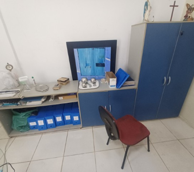 Sala de Admnistração: Grande variedade de itens de escritorio