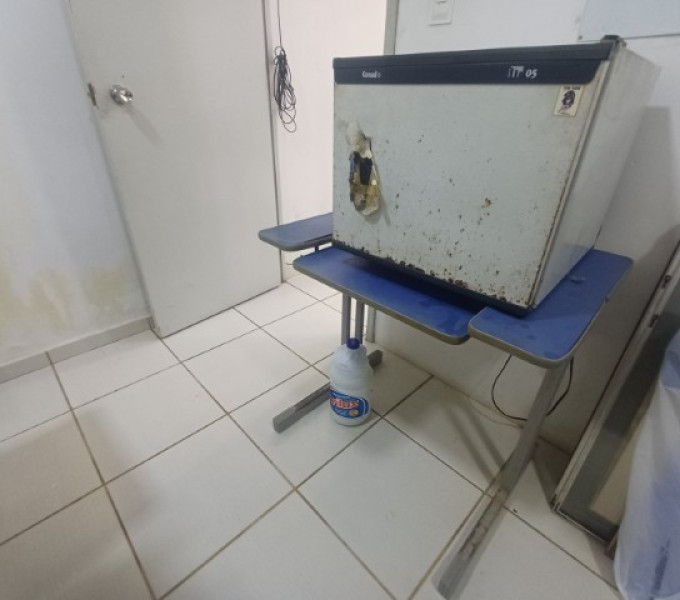 Sala de Admnistração: Grande variedade de itens de escritorio