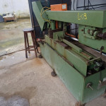 Serra de fita horizontal Franho FM-500, motor WEG de 1,5 CV