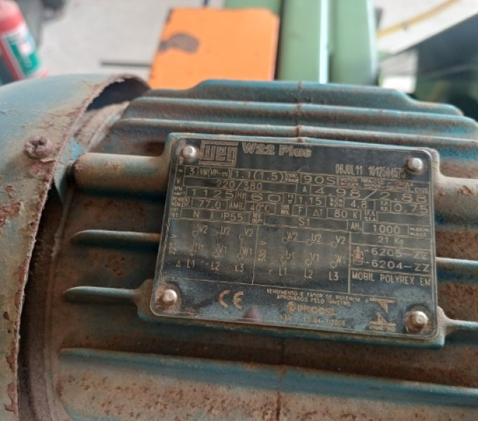 Serra de fita horizontal Franho FM-500, motor WEG de 1,5 CV