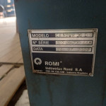 Torno universal Romi Centur C30D com painel Siemens, ano: 2008 + paquímetro 200mm + 2 micrômetros 50-75/100-125 + imicro 20-25 + afiadora de broca GS25