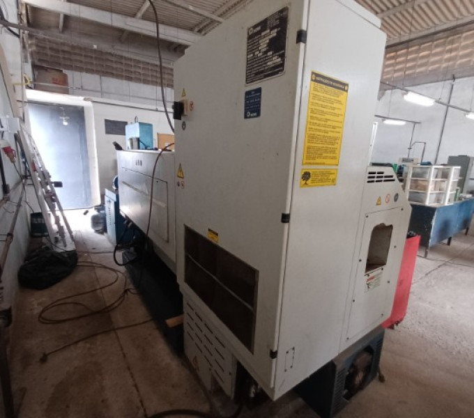 Torno universal Romi Centur C30D com painel Siemens, ano: 2008 + paquímetro 200mm + 2 micrômetros 50-75/100-125 + imicro 20-25 + afiadora de broca GS25