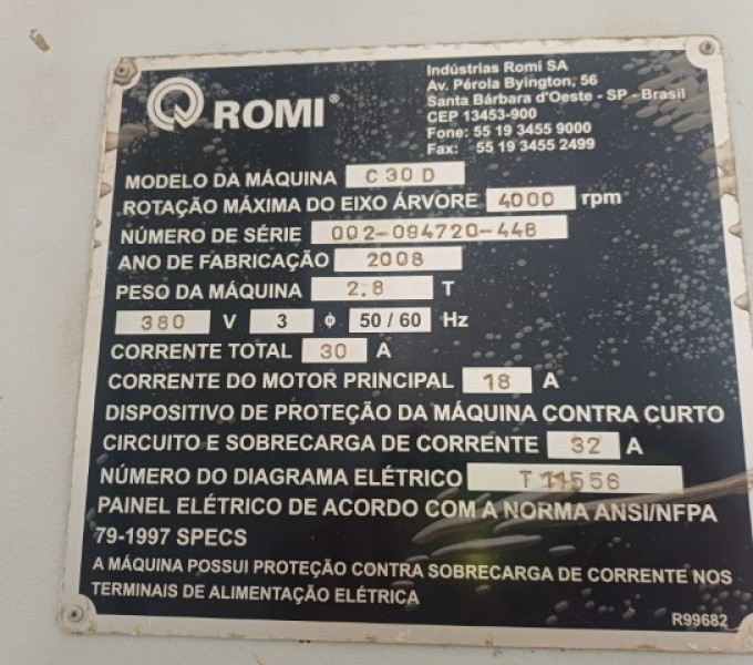 Torno universal Romi Centur C30D com painel Siemens, ano: 2008 + paquímetro 200mm + 2 micrômetros 50-75/100-125 + imicro 20-25 + afiadora de broca GS25