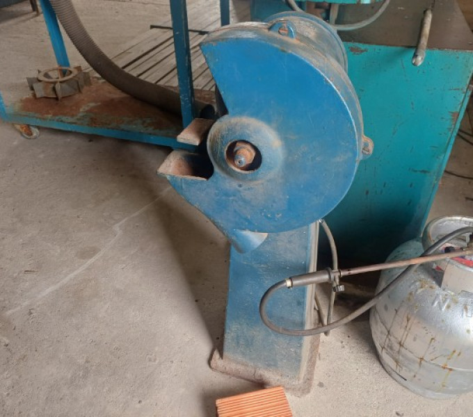 Motoesmeril com base em aço carbono