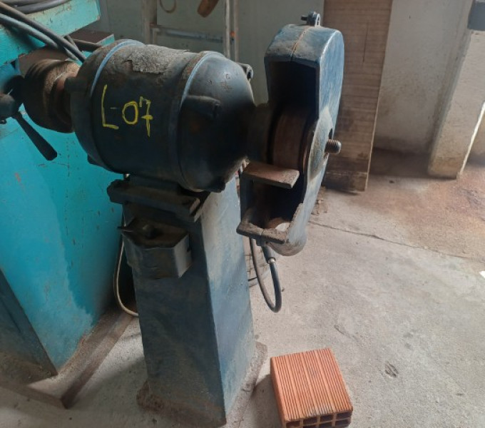 Motoesmeril com base em aço carbono