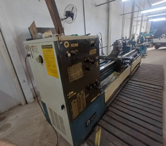 Torno universal Romi Tormax 30B com barramento de 4 m + paquímetro 1000m + 2 micrômetros 400-500/600-700