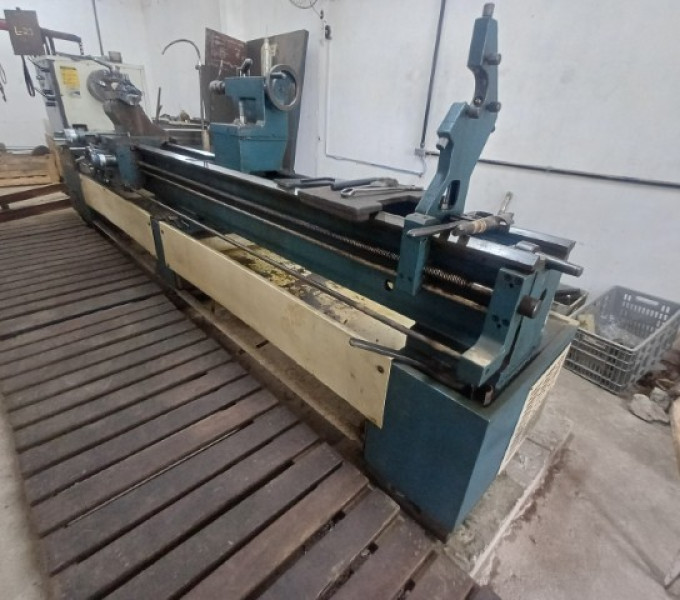 Torno universal Romi Tormax 30B com barramento de 4 m + paquímetro 1000m + 2 micrômetros 400-500/600-700