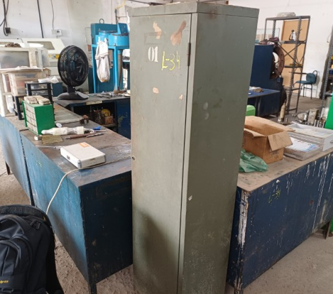 6 Bancadas em aço carbono e 1 estante em aço carbono