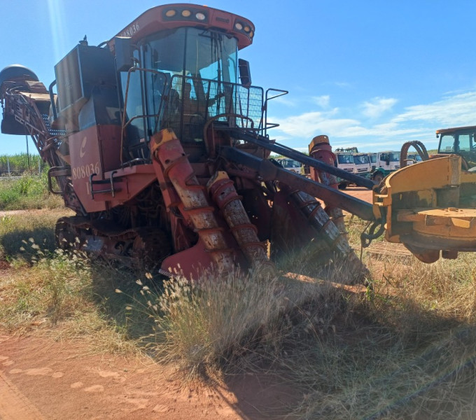COLHEDORA CASE A8800 COMPLETA, FROTA: 808036 + MATERIAL DE COLHEDORA JONH DEERE