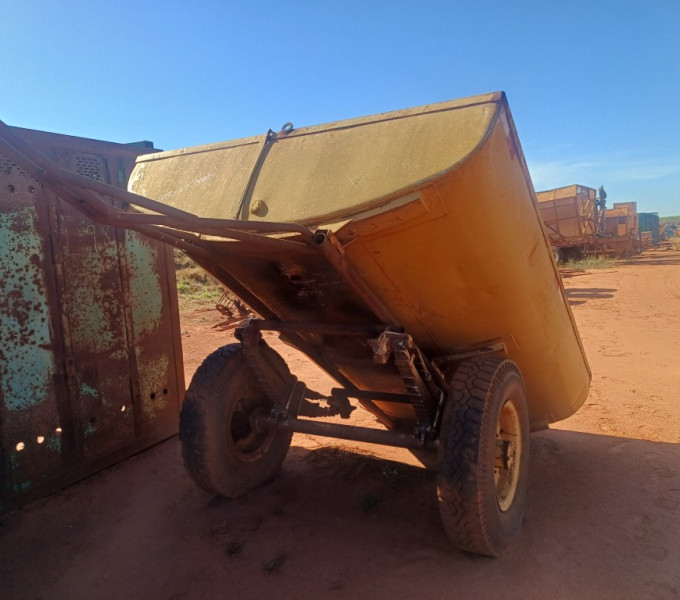 CARROÇA TANQUE REBOCÁVEL 1 EIXO