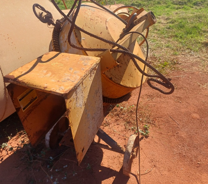 EQUIPAMENTO BETONEIRA ROTATIVA