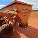 IMPLEMENTO AGRÍCOLA DISTRIBUIDOR DE CALCÁRIO, FROTA: 824031