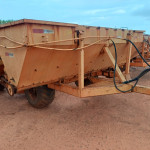 IMPLEMENTO AGRÍCOLA DISTRIBUIDOR DE CALCÁRIO, FROTA: 824031