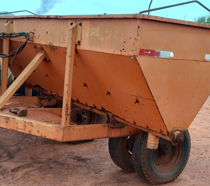 IMPLEMENTO AGRÍCOLA DISTRIBUIDOR, FROTA: 824045