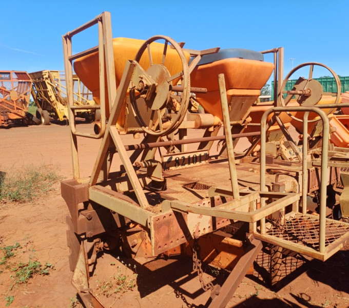 IMPLEMENTO AGRÍCOLA SULCADOR, FROTA: 821017