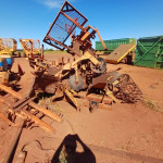 DIVERSOS IMPLEMENTOS AGRÍCOLAS (AMONTOADOS), FROTA: 823061, 923032, 823066