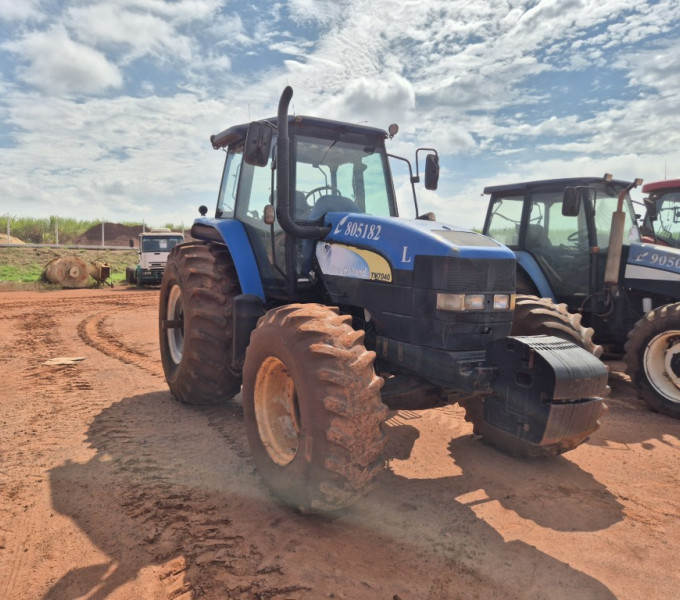 TRATOR DE PNEU NEW HOLLAND TM7040, ANO: 2010, FROTA: 805182 + Ativo i7c1
