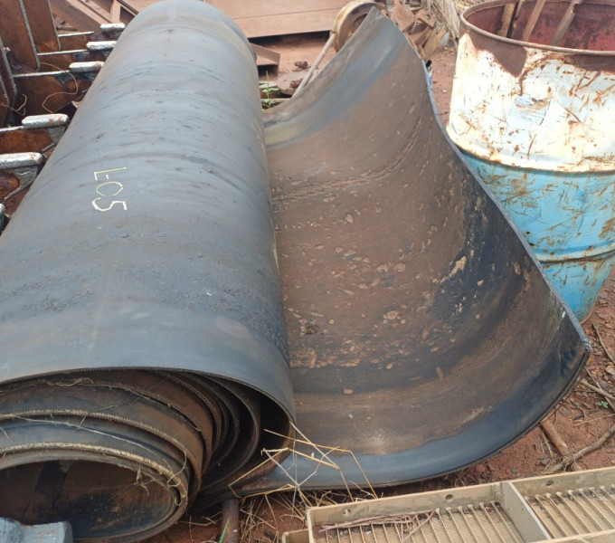 rolo de borracha p esteira 78" + diversos retalhos de borracha