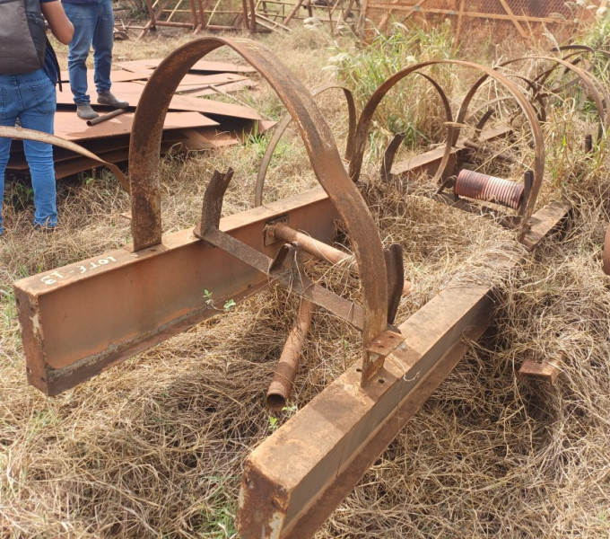 ESTRUTURA DE ESTEIRA TRANSPORTADORA