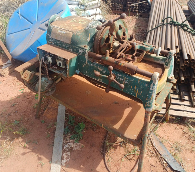 EQUIPAMENTO ROSQUEADEIRA