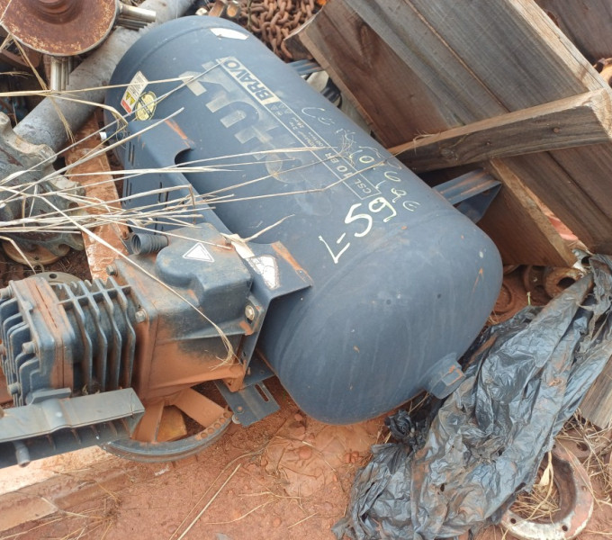 Transportador de cinzas em AC + 2 tubos em AC + 3 balões p compressor