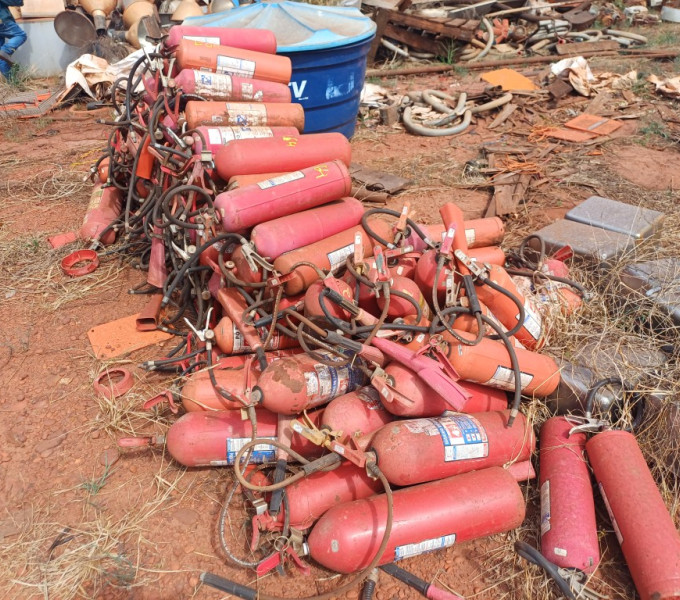 GRANDE QTD EXTINTORES DE INCENDIO DESCARREGADOS: 70 PÓ BC 6KG, 10 CO2 6KG, 9 CO2 4KG, 8 AGUA, 6 ABC 9KG + Ativo I8C1