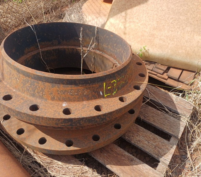 TUBO AC SCH 60  + 04 PLACAS AC + 05 FLANGES AC + 2 FLANGES + 12 BRAÇOS AC + 3 rodas + 4 abracadeiras em AC + 12 Flanges