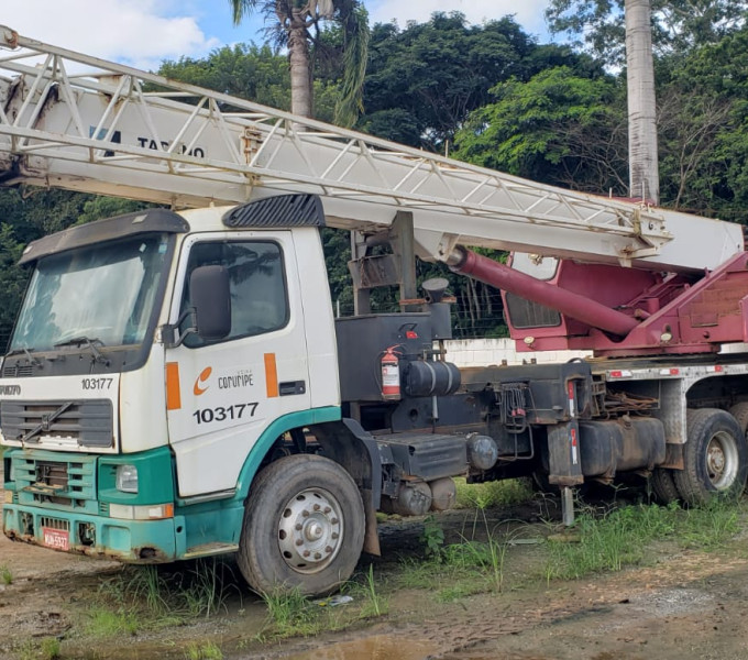 Caminhão Volvo FM12 380 6x4r, Placa: MUN-5927, Ano: 2000, C/ Implemento Guindaste Tadano TS300B1, ano: 2004, Frota: 103177