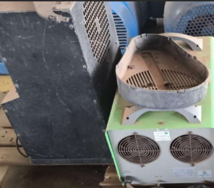"INVERSORA TIG 220/380V 315AMP AC/DC 0,93; (FABRICANTE-REFERÊNCIA: HYLONG - TIG WSME315) + UNIDADE REF A PR COOLER AP 1/3HP AP220VB; (REFERÊNCIA AP220V-B; FABRICANTE BRASOLDA)
"