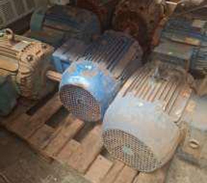 Lote 65 motores eletricos sucateados