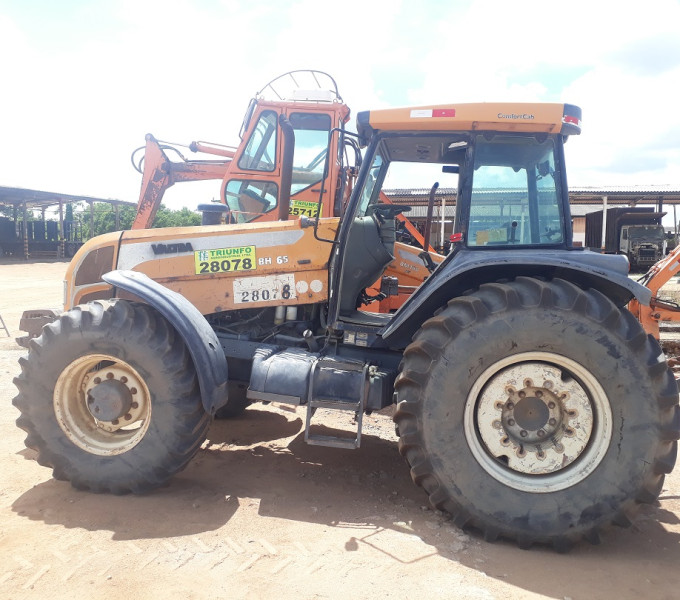 Trator Agrícola Valtra BH 165 Cabinado; 2009