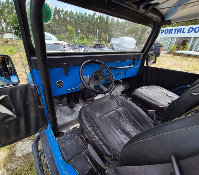 Automóvel Ford Jeep, ano 1978