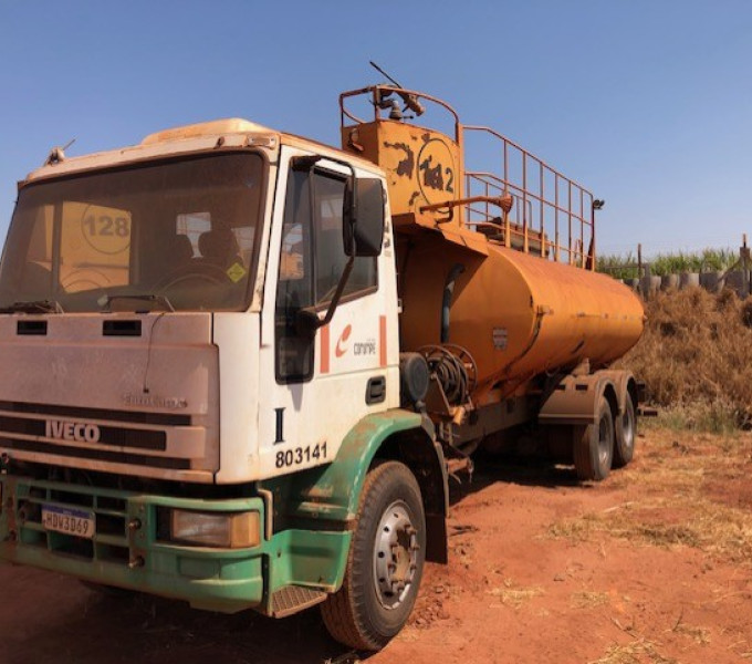 CAMINHÃO BOMBEIRO C/ TANQUE IVECO 260E25, 2011, HDW-3D69, Frota: 803141