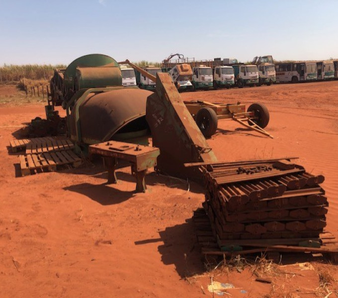 PEÇAS DIVERSAS/ AVULSAS PARA COLHEITADEIRA JOHN DEERE, ELEVADOR JD 3520, EXTRATOR PRIMARIO PARA COLHEITADEIRA JOHN DEERE, CAIXA CORTE BASE DIVISOR DE LINHA 3520 PARA COLHEITADEIRA JOHN DEERE , TALISCA ELEVADOR