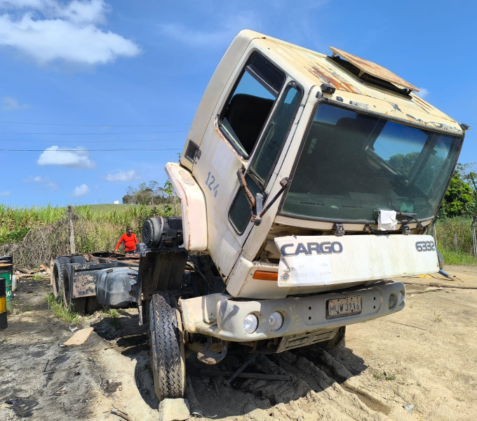 Caminhão Ford Cargo 2631, 2004, Placa: MUW-3916, Frota: 124, branco + Item 3