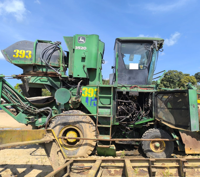 Colheitadeira John Deere 3520 completa, 2011