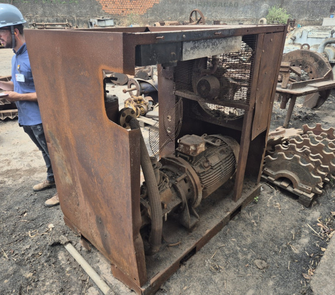 COMPRESSOR DE AR COM MOTORES ELÉTRICO WEG ( MOTORES SEM IDENTIFICAÇÃO)