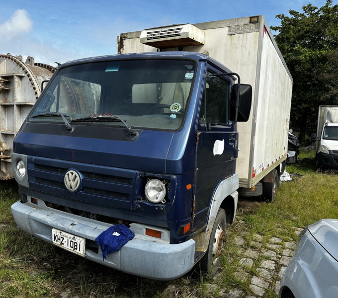 Micro- caminhão Volkswagen 8-150 Delivery C/ baú refrigerado