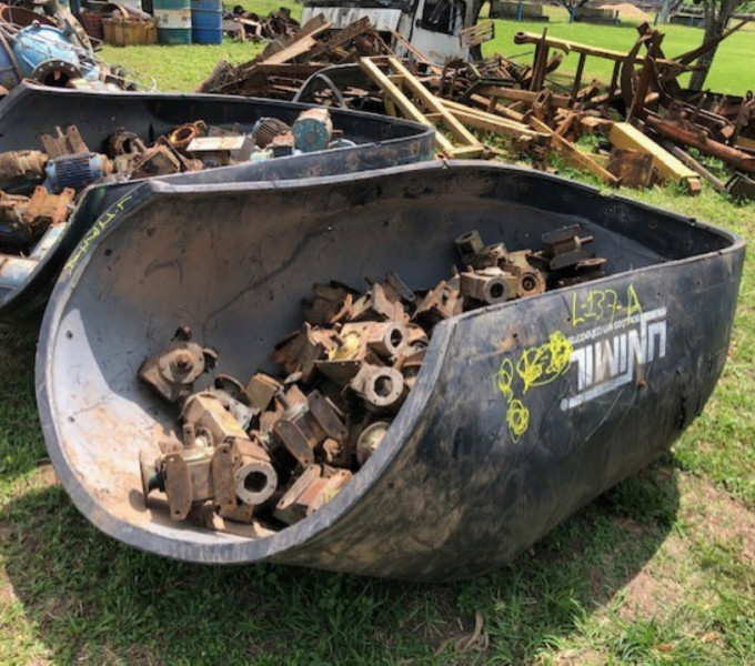 01 BEG COM DIVERSAS BOMBAS HIDRAULICAS (SUCATEADOS)