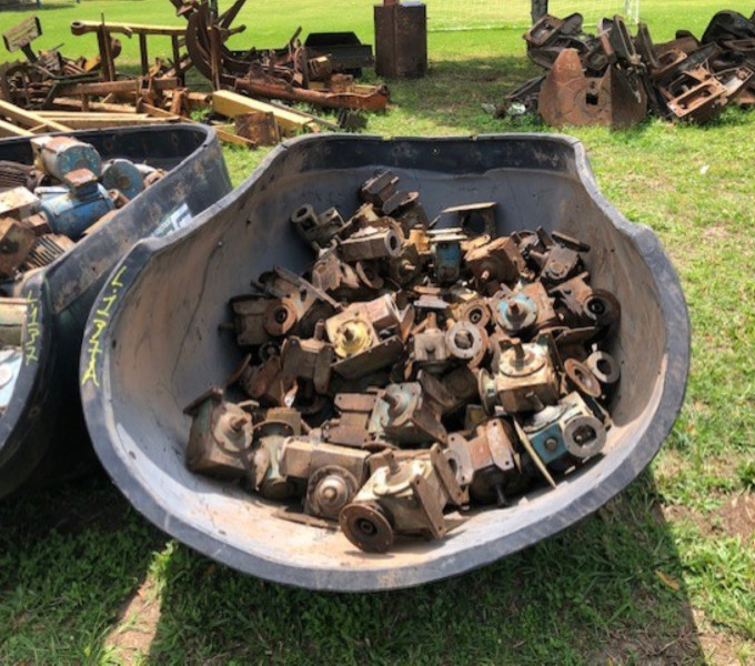 01 BEG COM DIVERSAS BOMBAS HIDRAULICAS (SUCATEADOS)