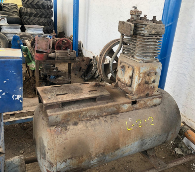 01 COMPRESSOR DE AR COM MOTOR