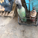 RECIPIENTE PARA OXIGENIO (01) E ACENTILENIO (01) COM CARROÇA DE TRASNPORTE + 02 CILINDROS DE GÁS APROX. 10KG