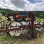 ENLEIRADOR NEW HOLLAND H.5980 (OBS: CONTÉM 17 DISCOS, CONTÉM 04 PNEUS, +/- 7 METROS)