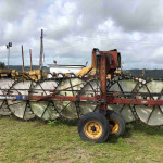 ENLEIRADOR NEW HOLLAND H.5980 (OBS: CONTÉM 17 DISCOS, CONTÉM 04 PNEUS, +/- 7 METROS)