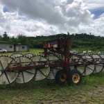ENLEIRADOR NEW HOLLAND H.5980 (OBS: CONTÉM 17 DISCOS, CONTÉM 04 PNEUS, +/- 7 METROS)